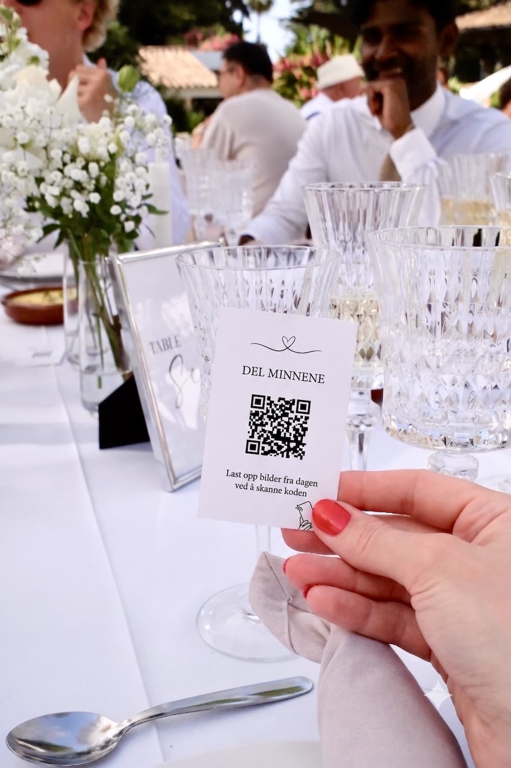 QR-kodekort på bryllupsbord